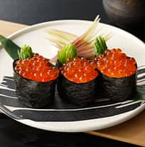 虎ノ門市場の2026年おせち｜北海道産いくら醤油漬け