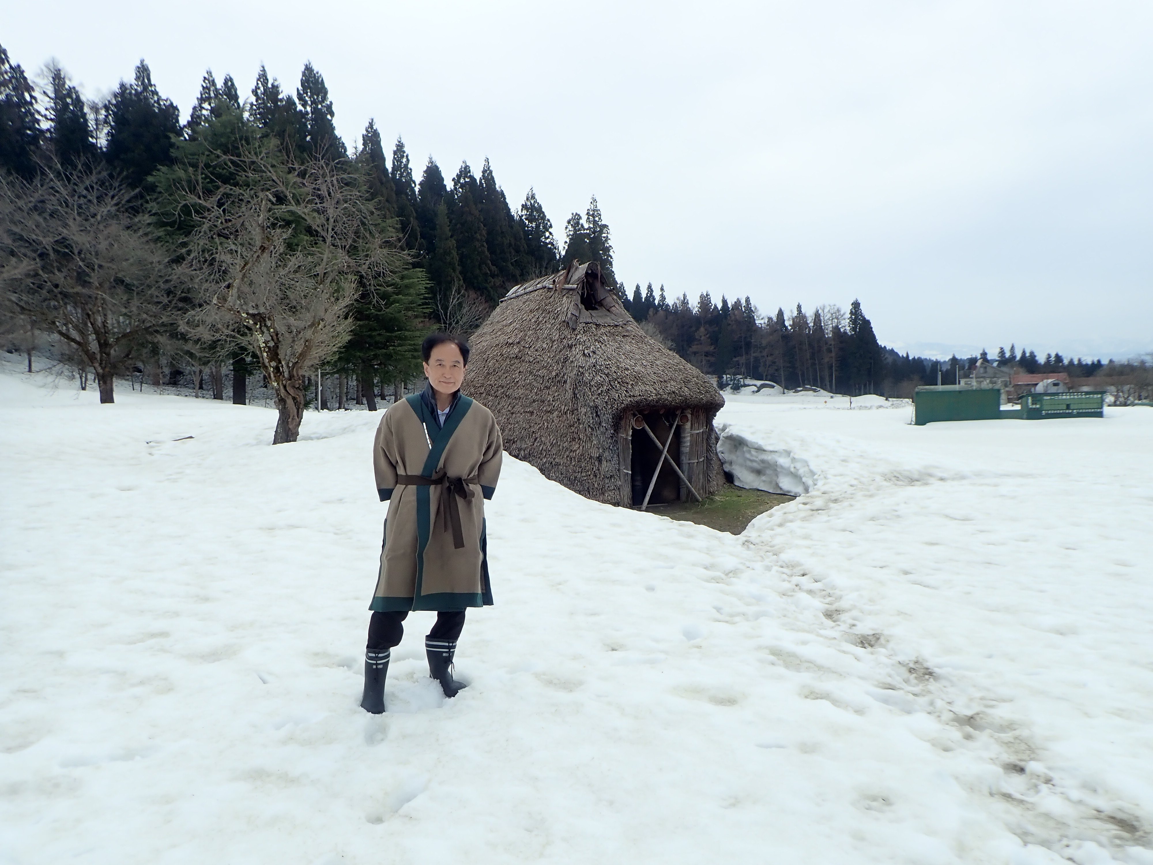 笹山遺跡での縄文体験.JPG